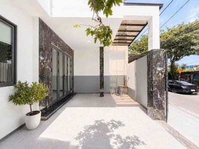 Cho thuê nhà 2 tầng mặt tiền #PHẠM #VĂN #BẠCH