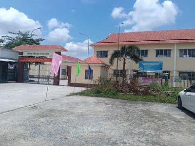 lô đất sát bên trường tiểu học
