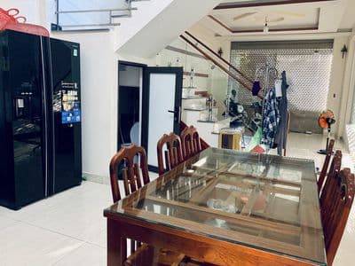 Cho thuê nhà phố Văn Cao, DT: 65m2, 3 p.ngủ full đồ.