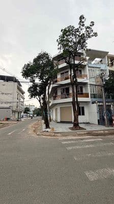Cho thuê nhà góc 2 mặt tiền khu Ao Sen- Tên Lửa, sát Aeon Mall