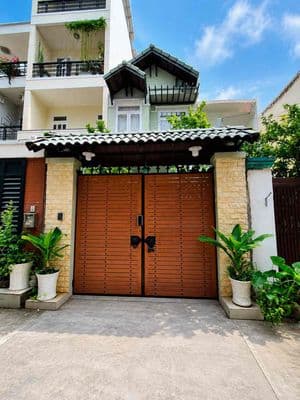 Nhà đẹp giá tốt, 3 tầng , lâm văn bền, quận 7