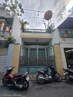 Cho thuê nhà HXH Bàu cát.DT 4.5x18- 1 trêt+ Gác Đúc suốt. 2PN, 2wc