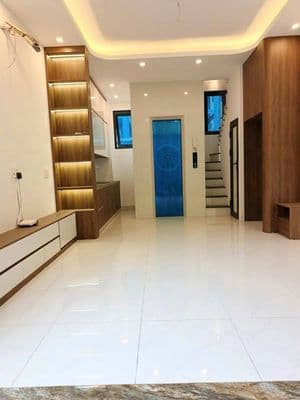 Cho thuê nhà 5 tầng Giải Phóng, Hoàng Mai, có thang máy