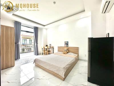 Studio ban công mới ngay etown