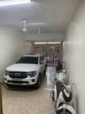 Bán nhà LK Văn Phú, 90m2, thang máy, view sân chơi, 20.5 tỷ