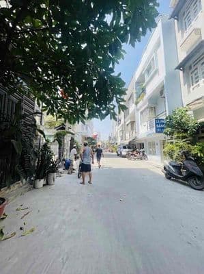 chủ hạ 200tr nhà 4 tầng gần Phú Mỹ Hưng pháp lý chuẩn 6 tỷ 5