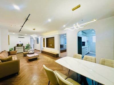 Bán chung cư Tố Hữu 117.4m2, 3 ngủ, nội thất đẹp giá 7.7 tỷ