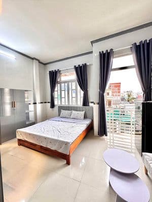 Căn hộ full nội thất có ban công 3.3tr/tháng gần Vincom HV