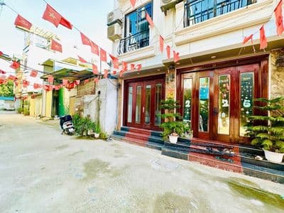 Nhà bán Long Biên 35m2 x 5 tầng, ô tô đỗ cửa, gần Aeonmall