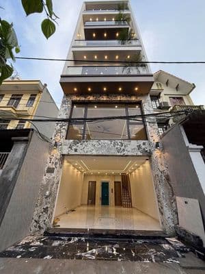 Nhà đẹp 7 tầng thang máy, Gara ô tô, 56m² tại Việt Hưng, Long Biên