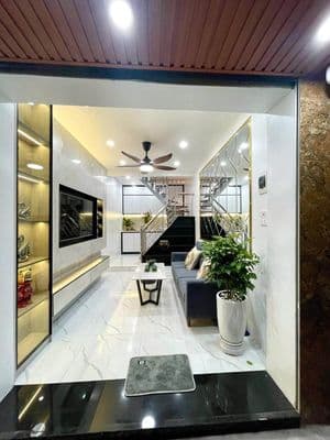 Cho thuê nhà 5 tầng ngõ Văn Chương, Đống Đa, Hà Nội
