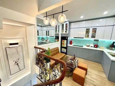 Cho thuê nhà nguyên căn ngõ 204b Đội Cấn, Ba Đình, 5 tầng, 3 ngủ