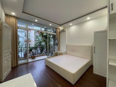 Cho thuê nhà Đê La Thành - Đống Đa - 50m2 x 4 tầng