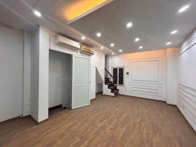 Cho thuê nhà mặt phố Kim Mã, Ba Đình, 20m² x 5 tầng + hầm
