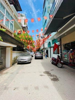 Bán nhà Lạc Long Quân, Tây Hồ, ô tô tránh, kinh doanh, 9m mặt tiền