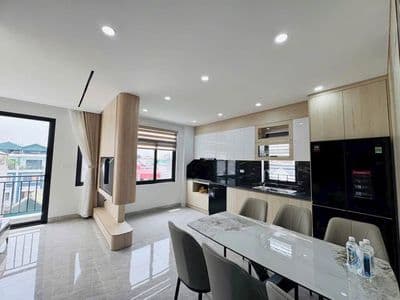 Bán nhà Việt Hưng, 46m², 6 tầng, thang máy, ô tô đỗ cửa