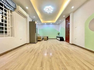 Bán nhà góc 2 mặt thoáng Kim Giang, Hoàng Mai, ô tô, KD, 22tr/th