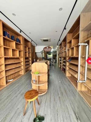Cho thuê nhà 3 tầng MT Lê Thanh Nghị đoạn kd sầm uất