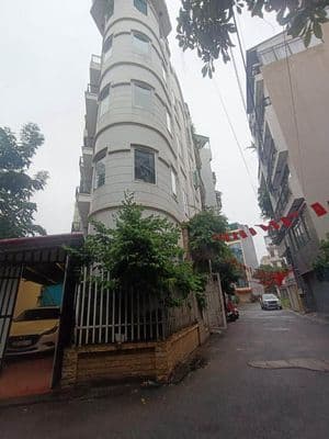 Nhà Lô Góc Ô Tô Chạy Vòng Quanh Sát Lotte Mart Tây Hồ