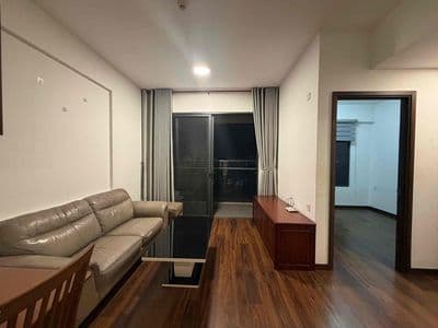 cho thuê 2 PN,2wc căn góc view Đông Bắc giá 11tr/tháng. Toà Mp678