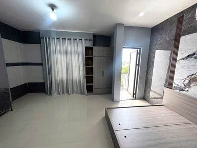 Cho thuê căn hộ có ban công, thang máy - Nguyễn Như Hạnh