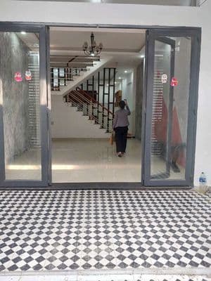 Nhà 4x18m lầu 2pn 2wc H Đông Nam. Gần ngã ba cây trâm