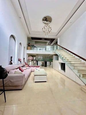 Cho thuê nhà sân vườn, ô tô trong sân kiệt Nguyễn Huy Tưởng