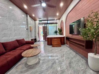 Nhà đẹp ngay dương đình nghệ,4pn,5wc