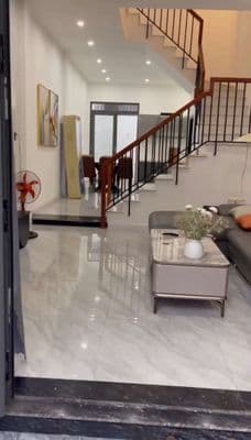Nhà 3 tầng vào ở ngay