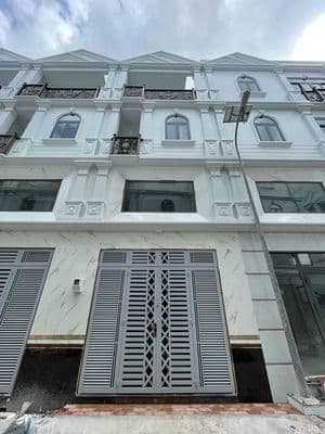 Cho thuê nhà mới q8 phú định