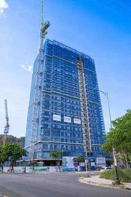 Chỉ Hiyori là view biển thôi nhé, các toà bên cạnh bị chắn view rồi
