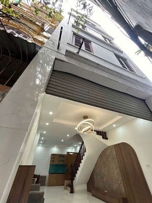 Cho thuê nhà 4 ngủ đẹp ở Phố Chùa Bộc