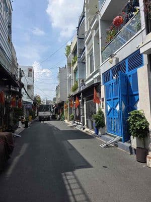 Nhà 3 tầng đường xe tải thông,gần chợ,trường c1,phan huy ích,p15,qtb