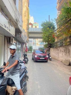 Cho thuê nhà riêng 3 tầng , DT 60m, ngõ phố Yên Lãng. Sát mặt phố