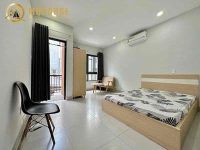 Căn hộ studio ban công & cửa sổ ngay hoàng hoa thám gần vaa