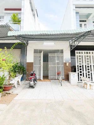 Cho thuê nhà trệt 2pn kdc hưng phú 1 gần siêu thị go