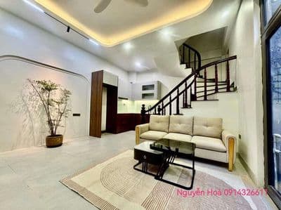 Chính chủ cho thuê nhà mới phố Hoàng Mai full nội thất sẵn ở