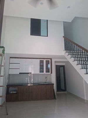 Cho thuê nhà 2 tầng 2 ngủ mới, full nội thất