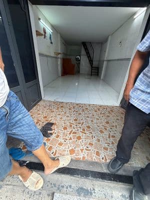 Nhà 1/ Nguyễn ánh thủ vào 1 trệt 1 lầu sổ hồng riêng