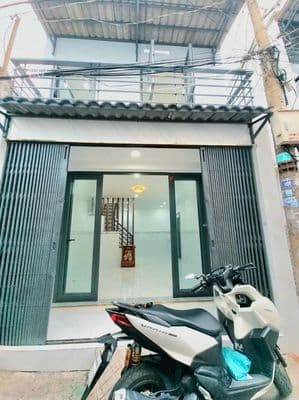 Nhà đẹp chủ cần bán gấp - DTSD 64m² - có ban công thoáng mát