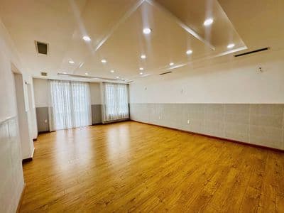 Cho Thuê Nhà Park Riverside view sông trệt 2 lầu 4 phòng chỉ 20 triêu