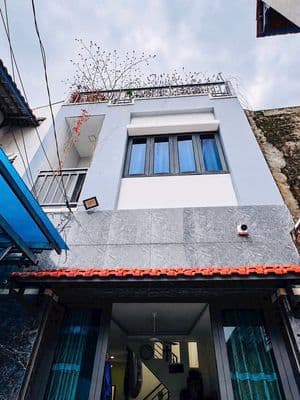 Nhà trệt lầu hoàn công gần chợ Thủ Đức 57m2 không ngập cho thuê 9tr/th