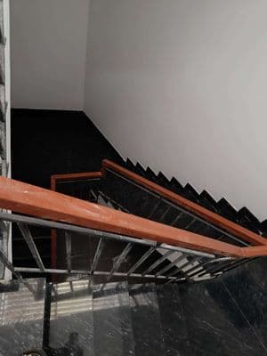 Cho thuê nhà 2 tầng mặt tiền đường Hoàng Văn Thái