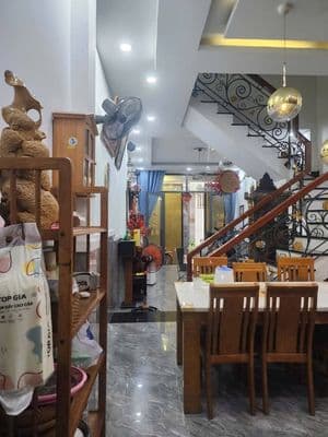 Nhà 3 tầng 48m2 Kha Vạn Cân gần chợ Thủ Đức không ngập chỉ 4.2 tỷ TL