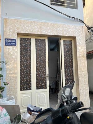 Bán nhà mặt tiền nhỏ ngay góc có cửa sau, nhà nở hậu