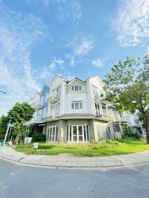 Căn góc 2 mt - tiện làm công ty -vp đại điện - 3 tầng 11x15m -máy lạnh