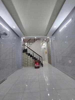 Nhà mới có nội thất 4*12m 1lầu 2pn 2wc hxh quang trung