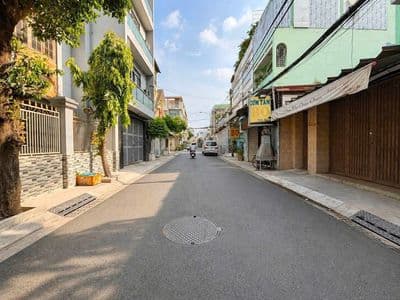 Gấp bán, giá rất tốt - Hẻm kinh doanh 6m có lề - Bàu Cát 43m2 5 tầng.