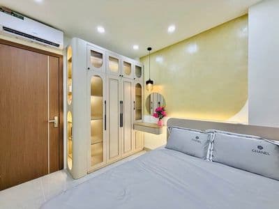 Chiều sâu 11m-ngay hẻm 5m-3 tầng-3pn,2wc- sổ đẹp nở hậu-giá 4.1tỷ(tl)