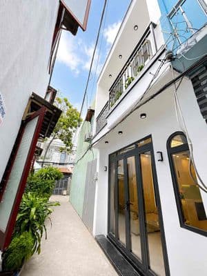 Nhà Đẹp Hẻm 2174 - Mới Toanh Cách Hẻm Xe Hơi Vài Bước Chân